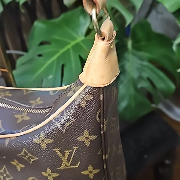 #0710-584 LOUIS VUITTON MONOGRAM BOLOUGNE SHOULDER BAG - Picture 4 of 9